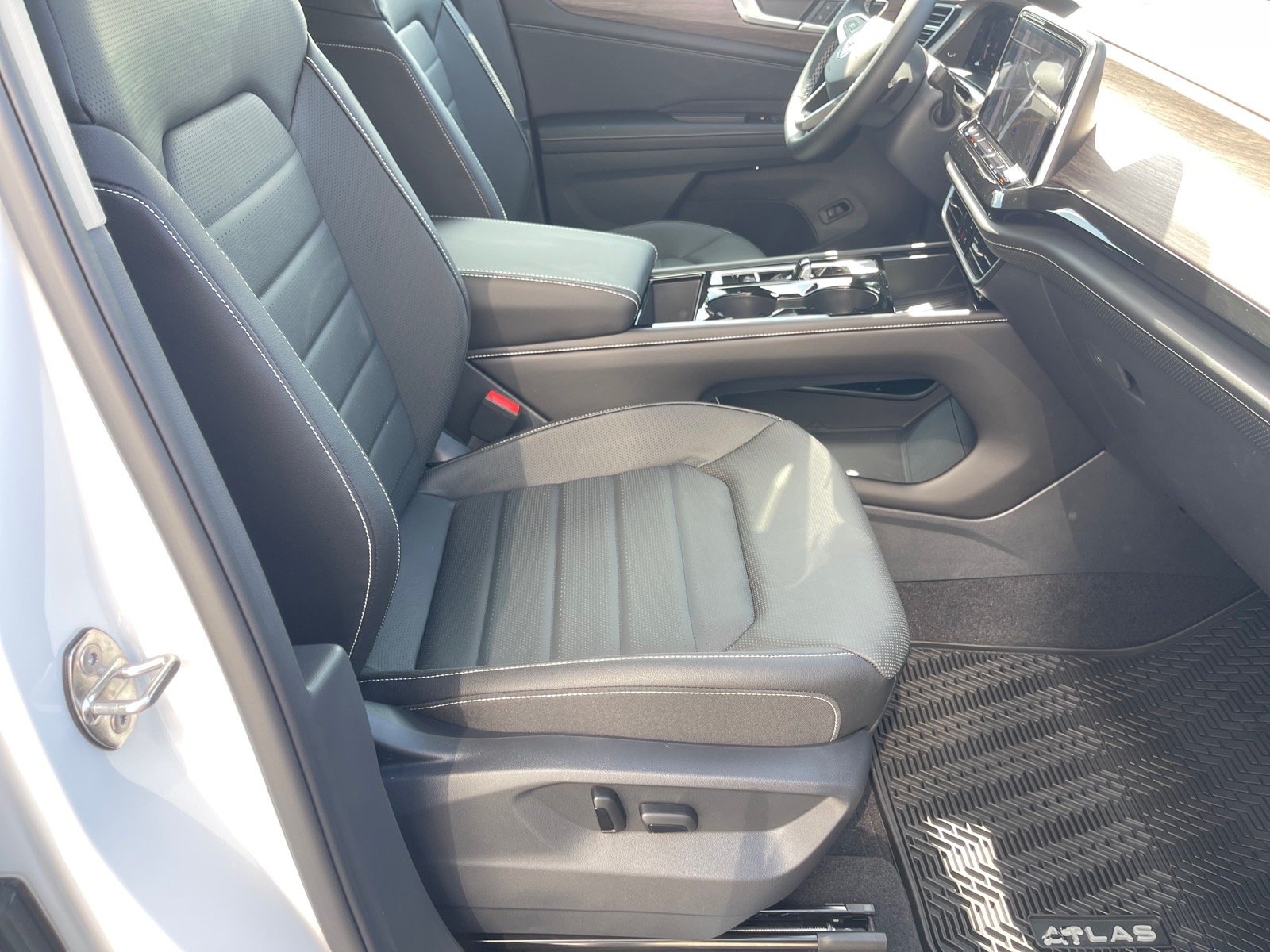 2026 Volkswagen Atlas SEL - Photo 18