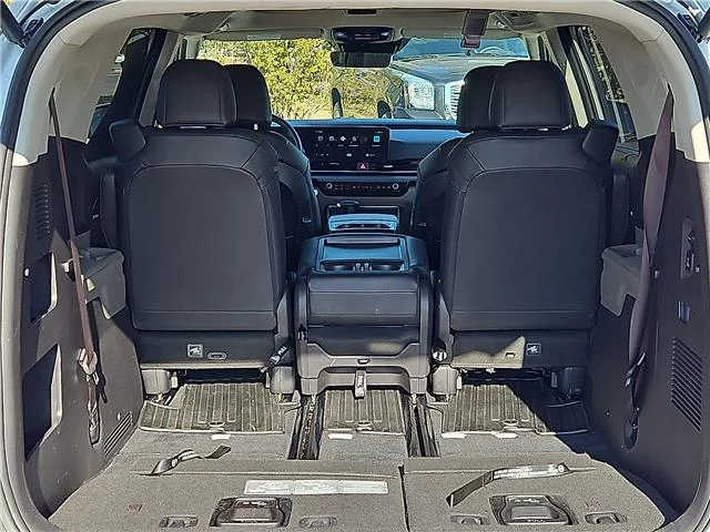 Used 2025 Ivory Silver KIA SX Passenger image 9