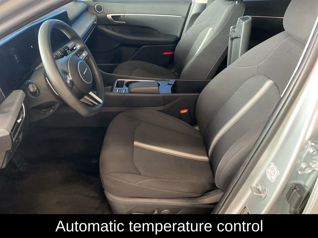 Used 2025 Silver Hyundai SEL image 8