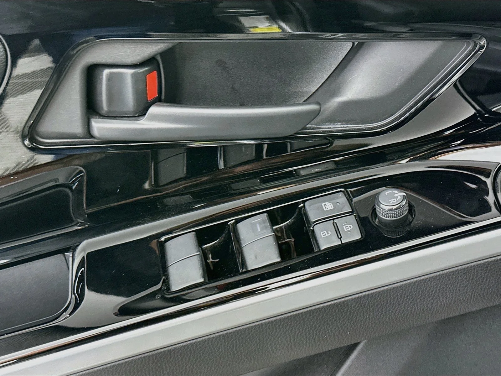 Certified Used 2023  Toyota XLE image 18