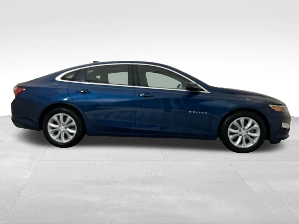 Used 2019 Blue Chevrolet LT image 6