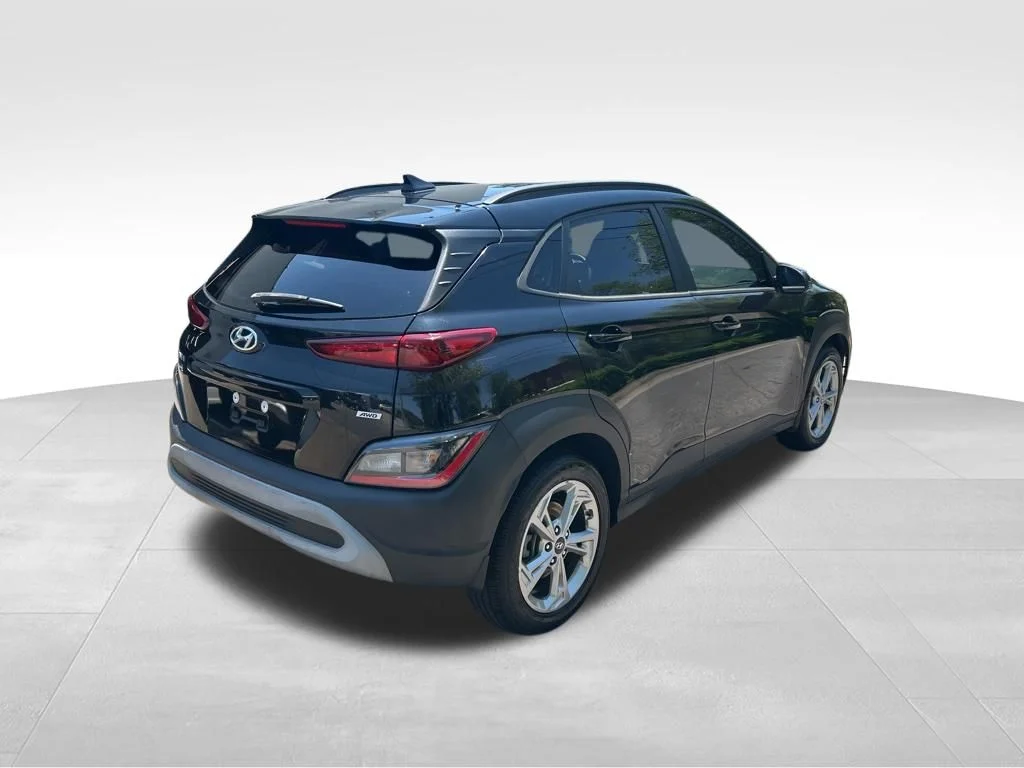 Used 2023 Black Hyundai SEL image 8