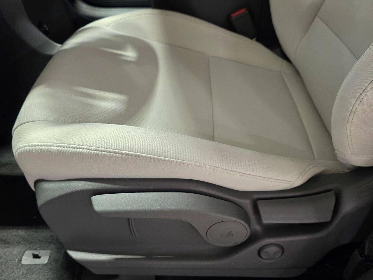 New 2026 Serenity White Hyundai SE image 24