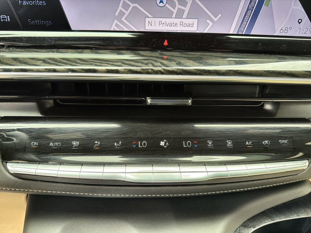 2024 Cadillac Escalade Premium Luxury - Photo 17