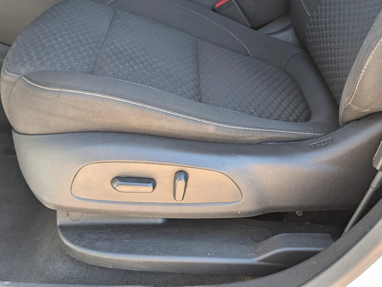 Used 2019 Summit White GMC SLE image 11