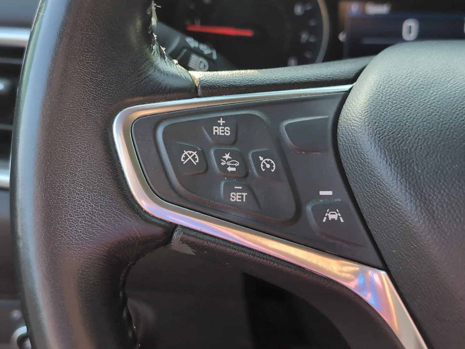 Used 2020 MOSAIC BLACK METALLIC Chevrolet LT image 30