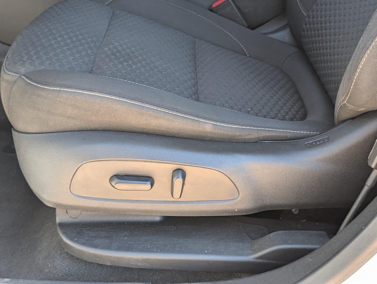 Used 2019 Summit White GMC SLE image 11