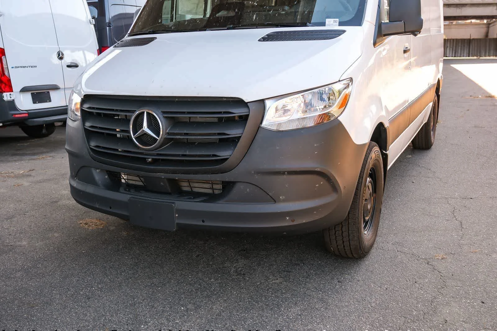 New 2026 Arctic White Mercedes-Benz Cargo 144WB High Roof RWD 2.0L I4 Diesel Turbo HO image 11