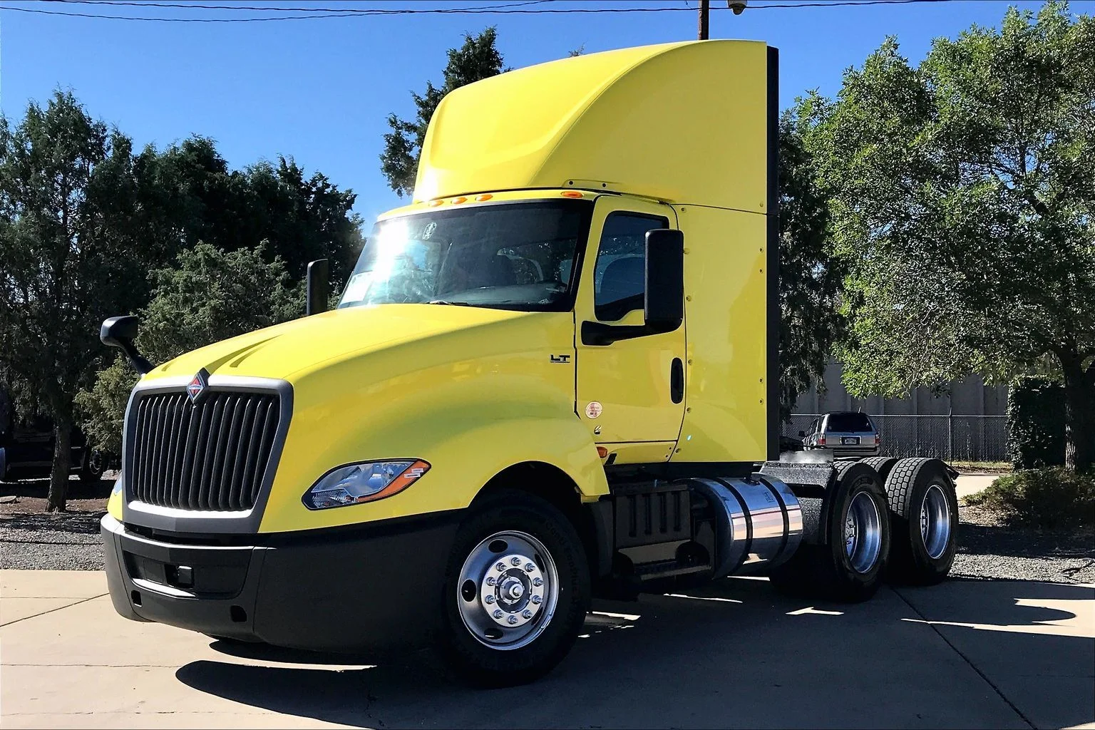 Used 2023 Yellow International  image 2