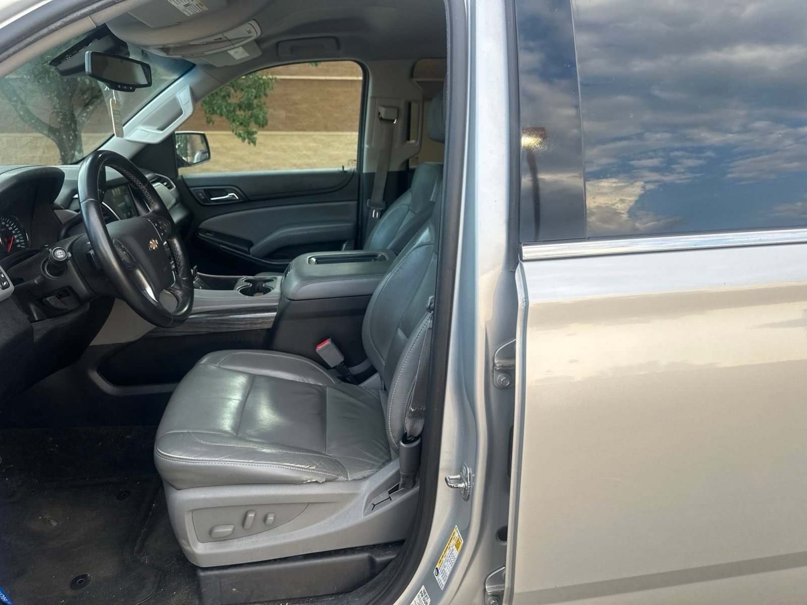 Used 2015 Silver Ice Metallic Chevrolet LT image 2