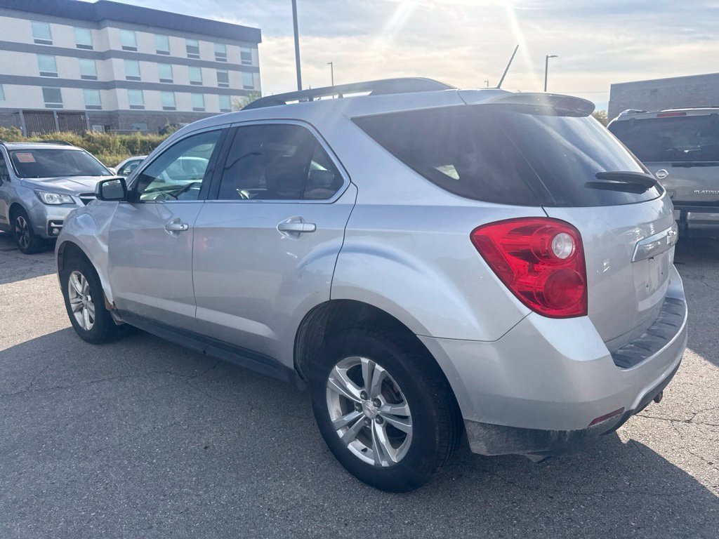 Used 2015 Silver Ice Metallic Chevrolet LT image 22