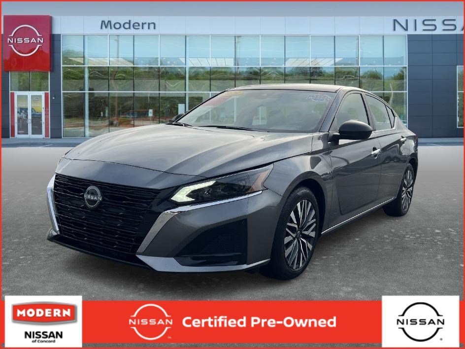 Certified Used 2025 Gun Metallic Nissan SV image 1