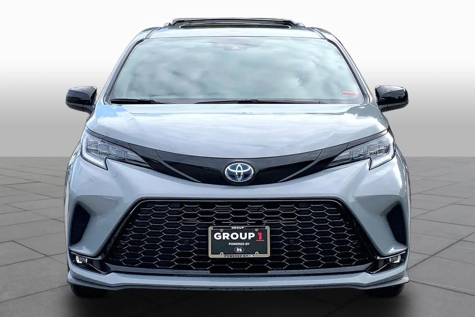 Used 2025 Cement Toyota XSE image 4