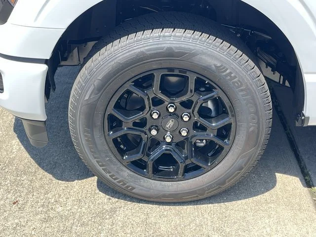 New 2026 Oxford White Ford XLT image 22