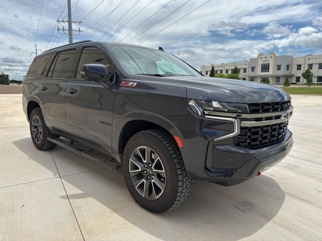 Used 2022 Gray Chevrolet Z71 image 3