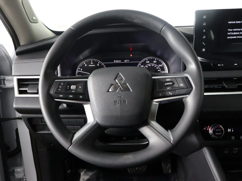 2026 Mitsubishi Outlander ES - Photo 35