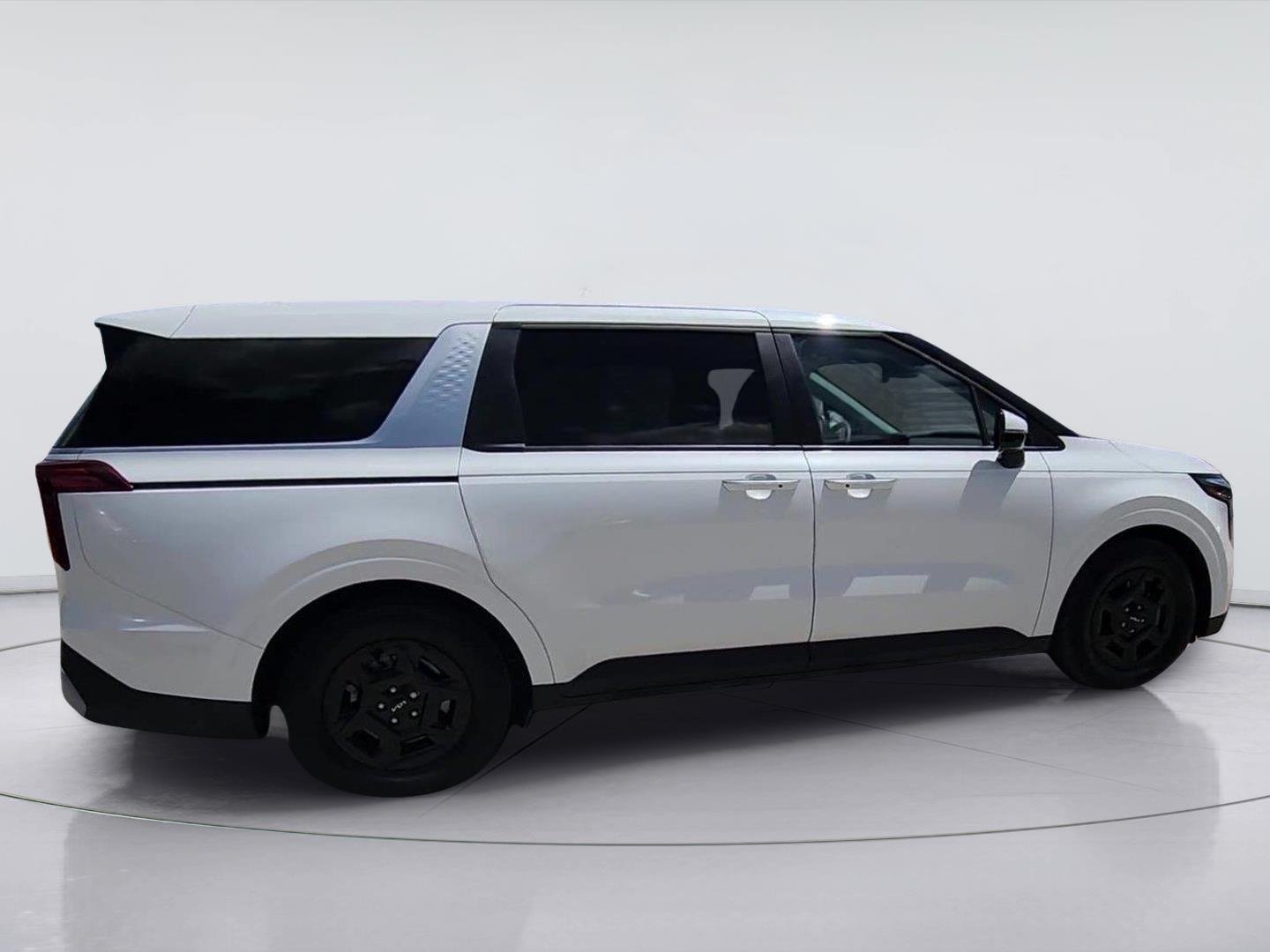 2025 Kia Carnival MPV photo 9 of 33