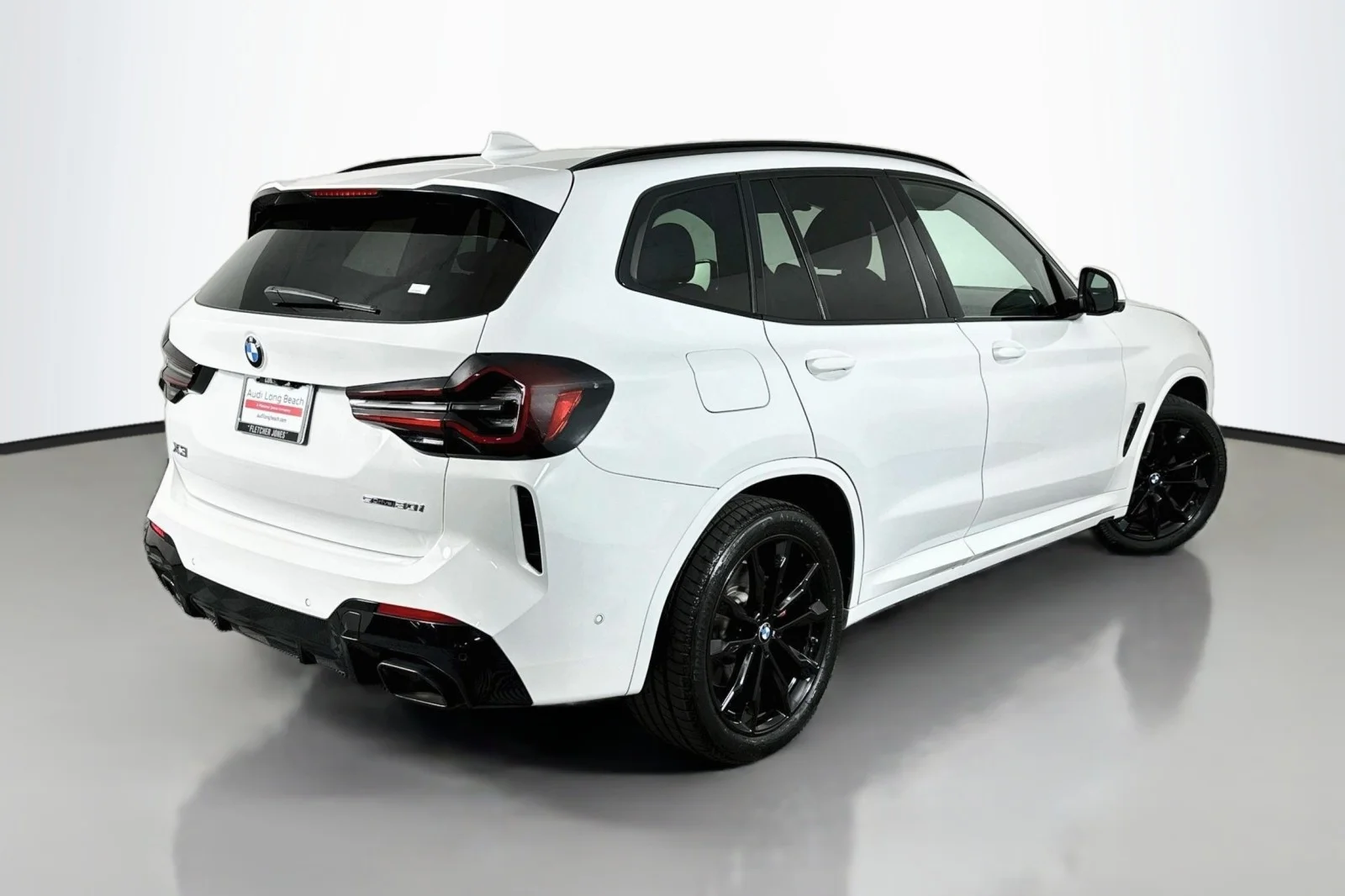 Used 2023 Alpine White BMW sDrive30i image 14