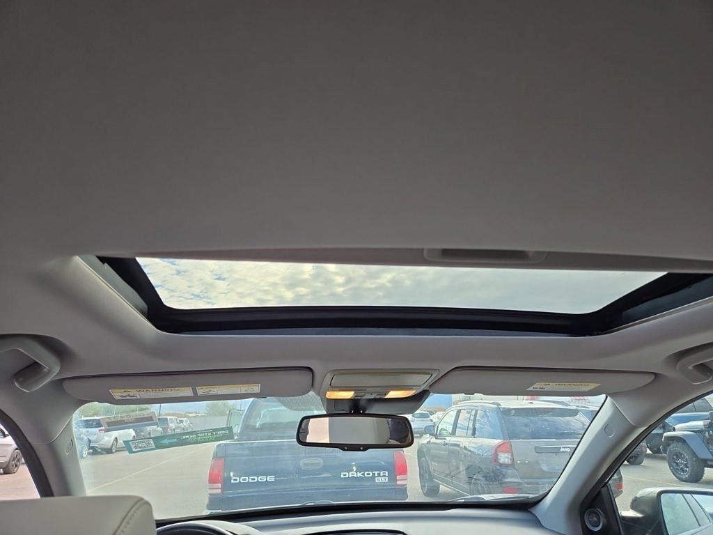 Used 2017 Gray Honda EX-L image 9