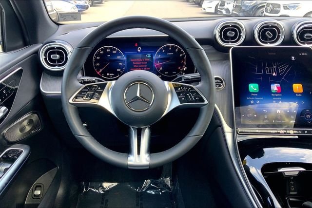 Used 2026 White Mercedes-Benz GLC 300 image 4