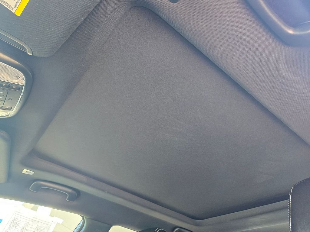 Used 2022 White Chrysler S image 9