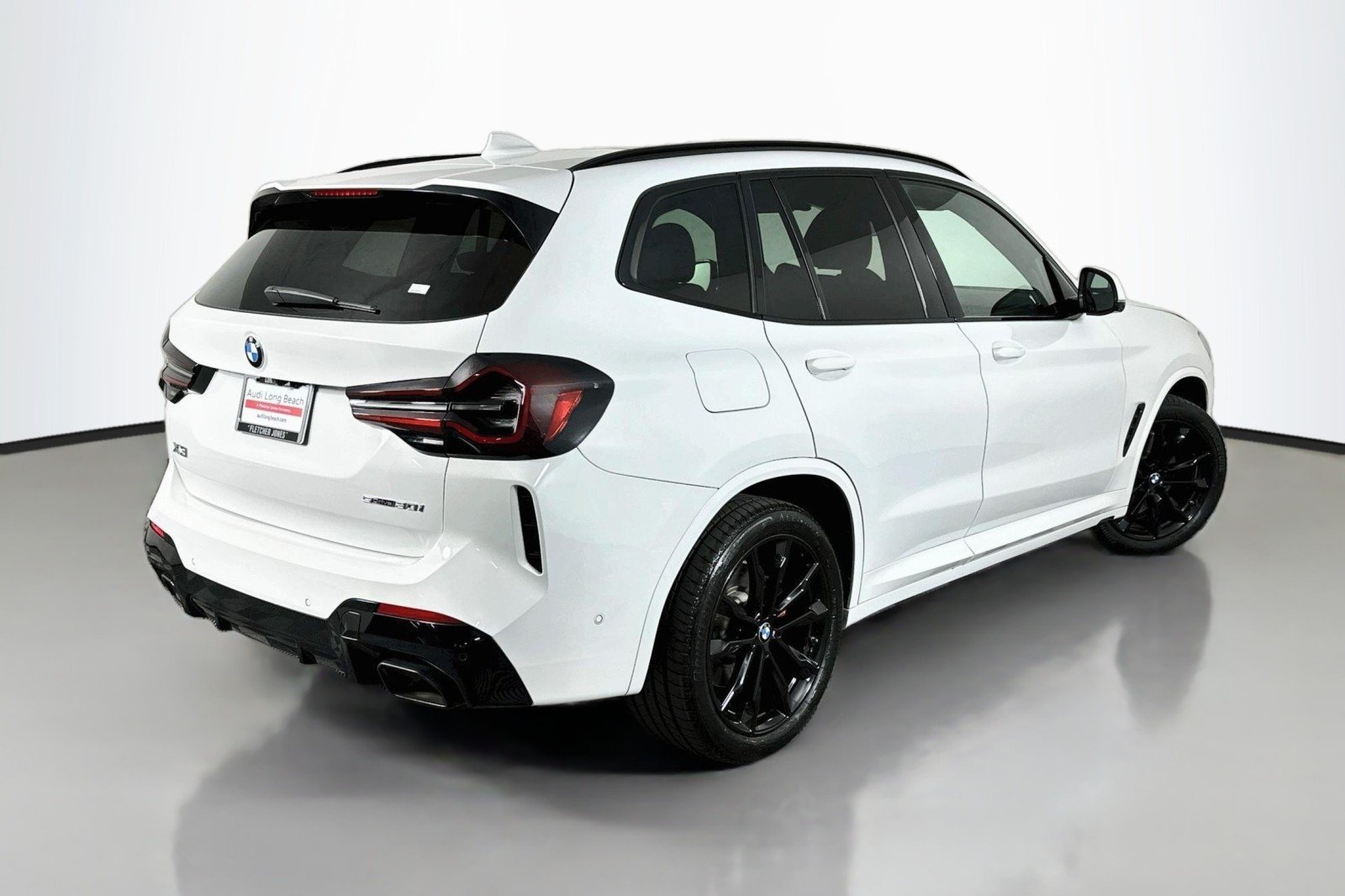 Used 2023 Alpine White BMW sDrive30i image 14