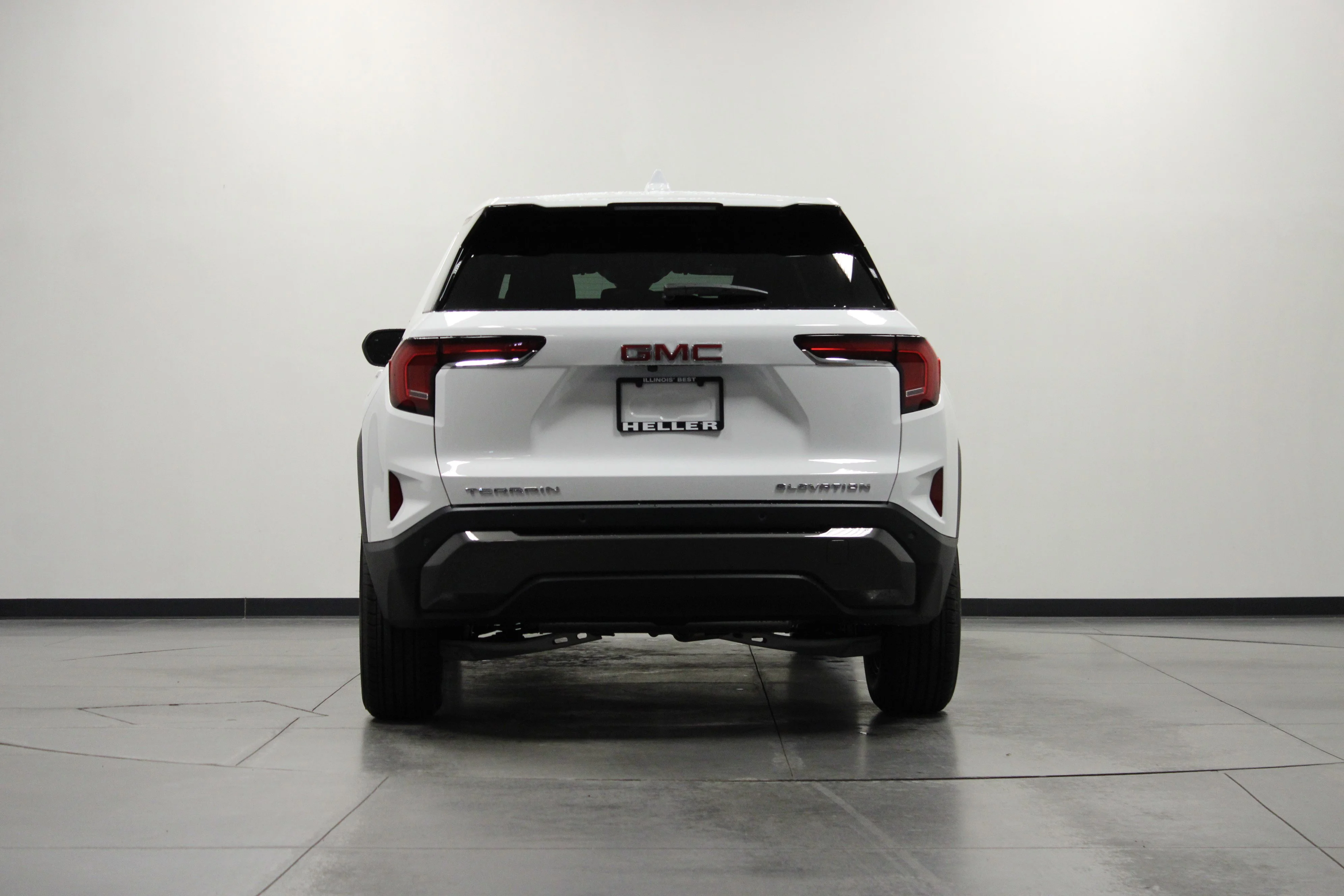 New 2026 Summit White GMC Elevation image 4