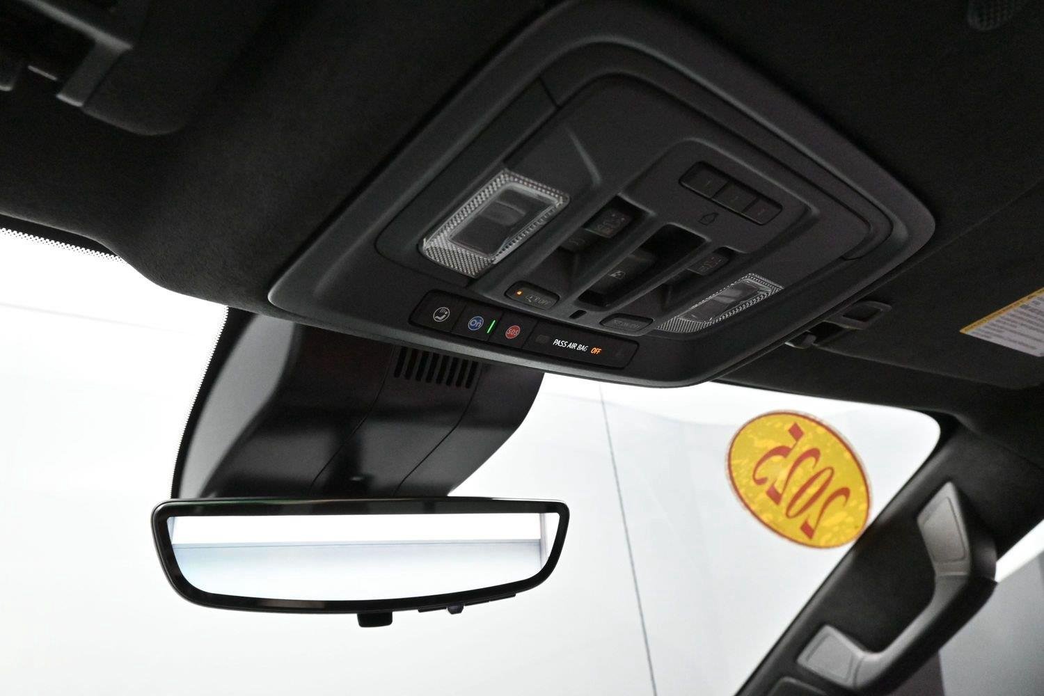 Used 2025 White Frost Tricoat GMC Denali Ultimate image 27