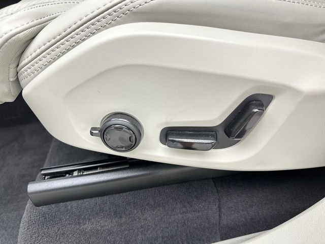 Used 2023 White Volvo Ultimate image 12