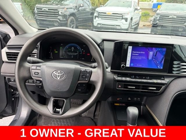 Used 2025  Toyota LE image 16