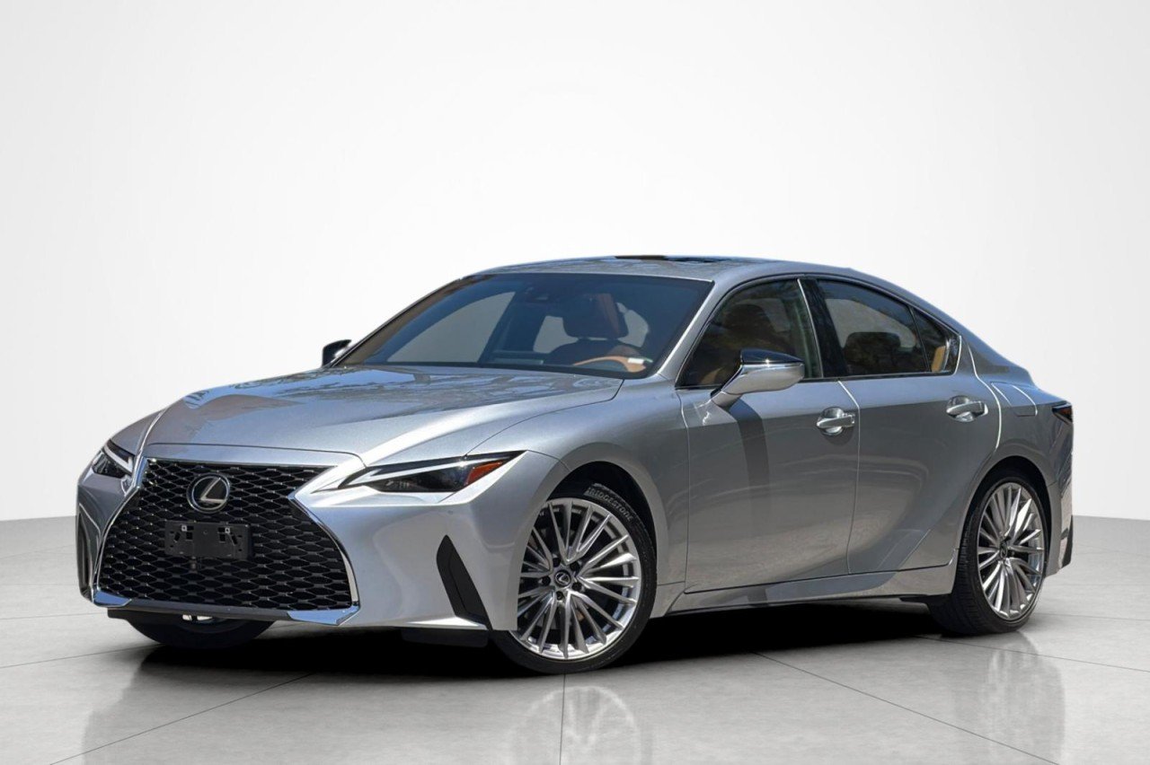 Used 2024  Lexus IS 300 image 1