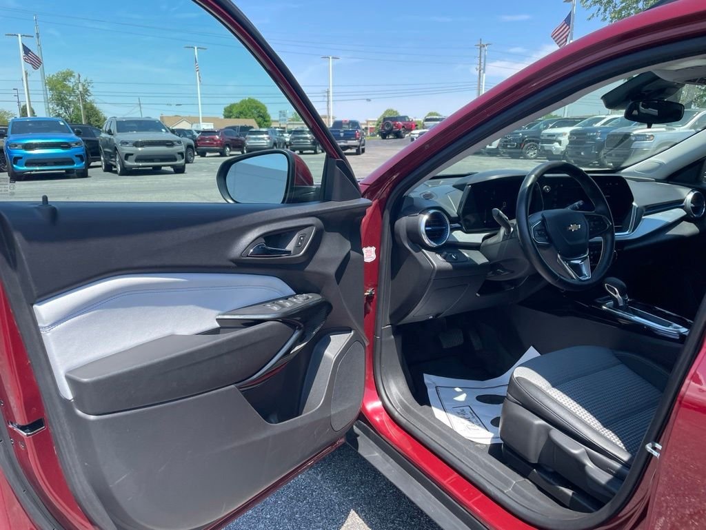 Used 2025 Red Chevrolet LT image 15