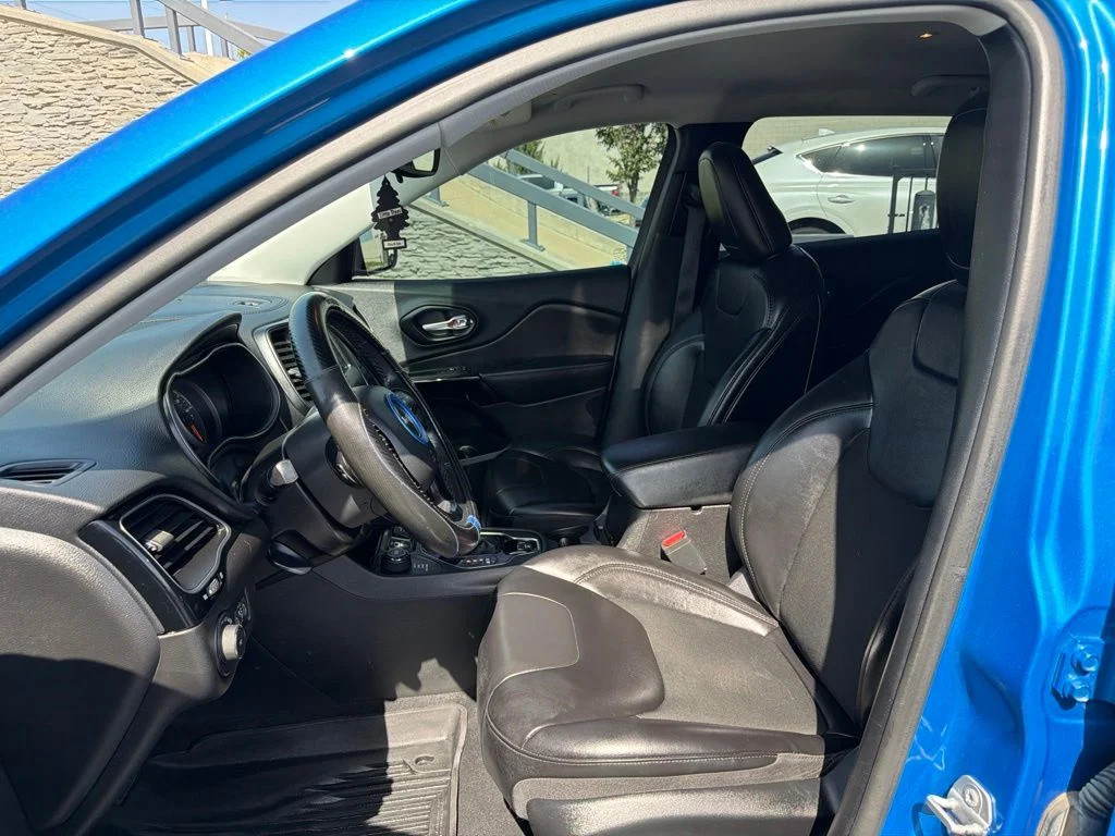 Used 2021 Blue Jeep Latitude Plus image 10