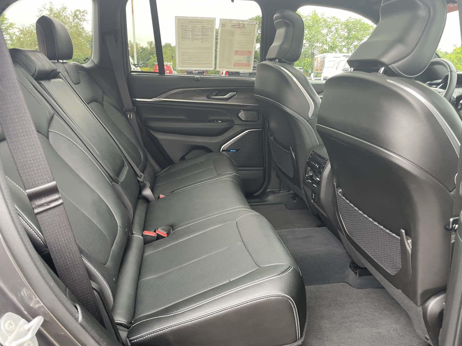 Used 2023 Gray Jeep Overland 4x4 image 28