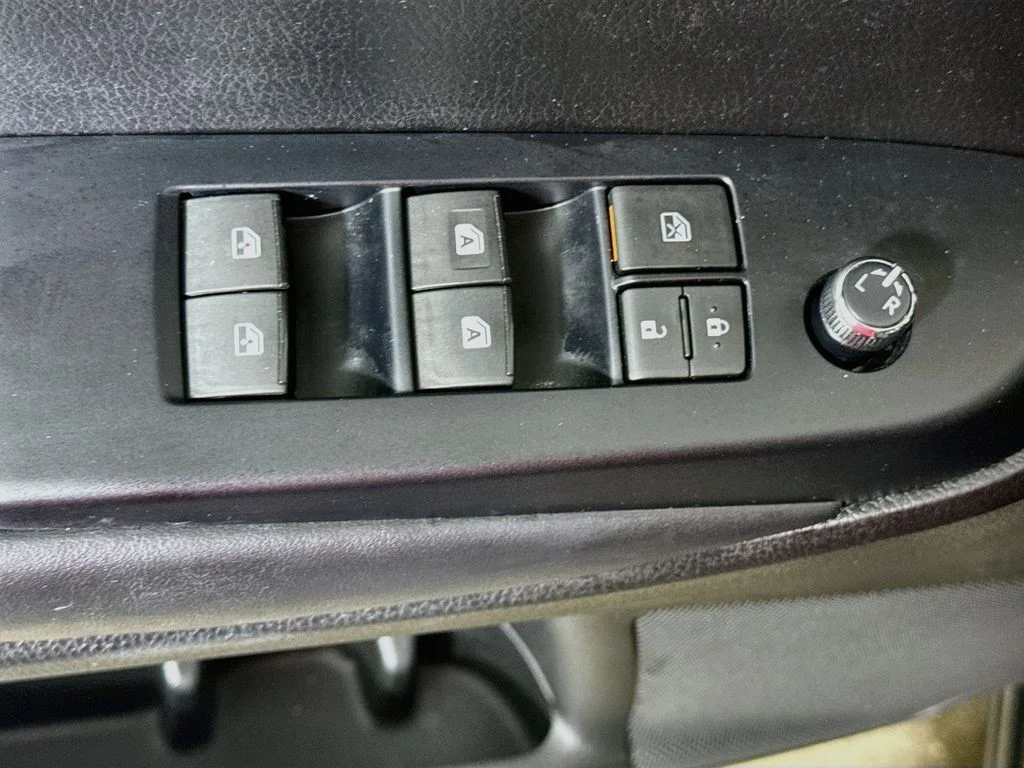 Used 2019 Blizzard Pearl Toyota SE image 16