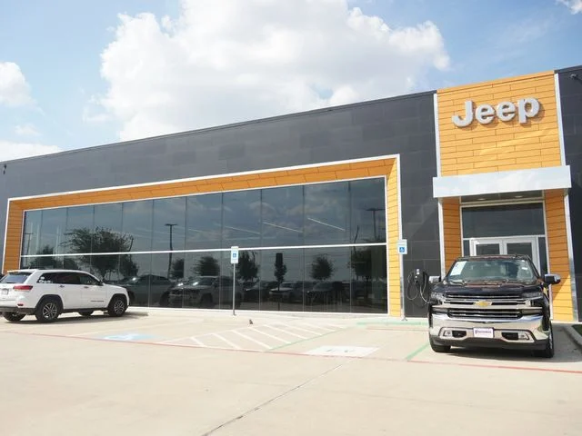 New 2026 Baltic Gray Metallic Clear-Coat Exterior Paint Jeep Altitude image 35