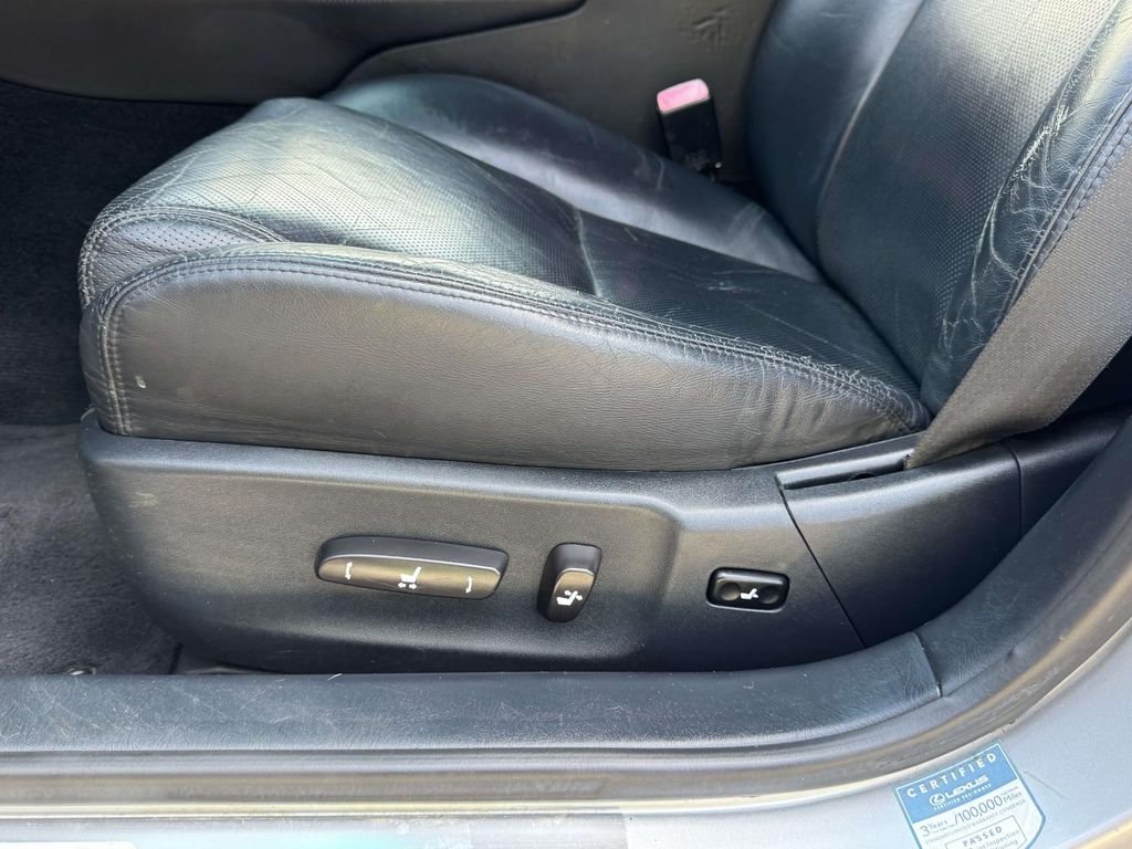 Used 2009 Silver Lexus 350 image 19