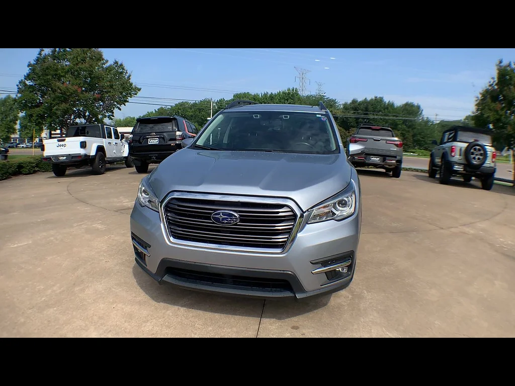 Used 2021 Ice Silver Metallic Subaru Limited image 3