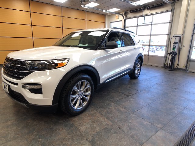 Certified Used 2020 Oxford White Ford XLT image 3