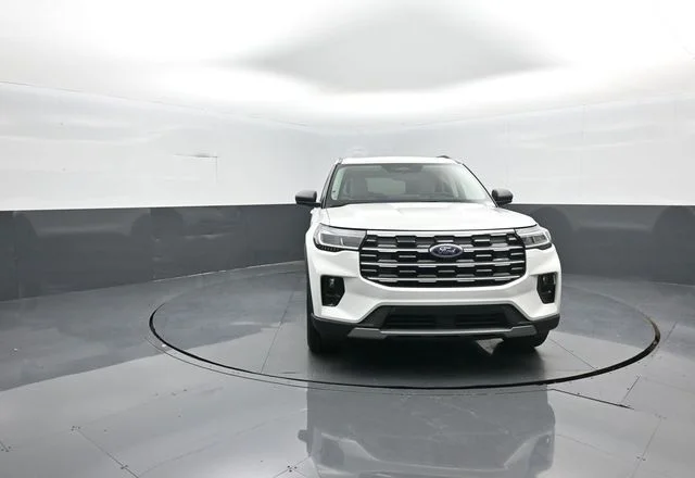 New 2026 Star White Metallic Tri-Coat Ford Active image 2