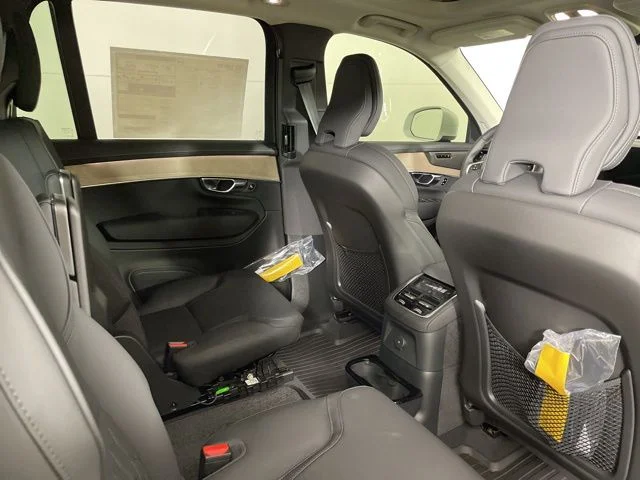 2025 Volvo XC90 Plus - Photo 25