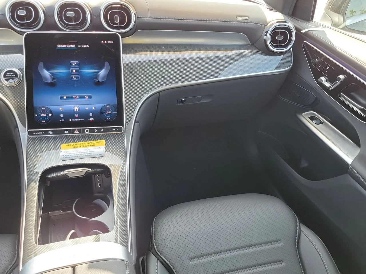 New 2026 Black Mercedes-Benz GLC 300 image 17