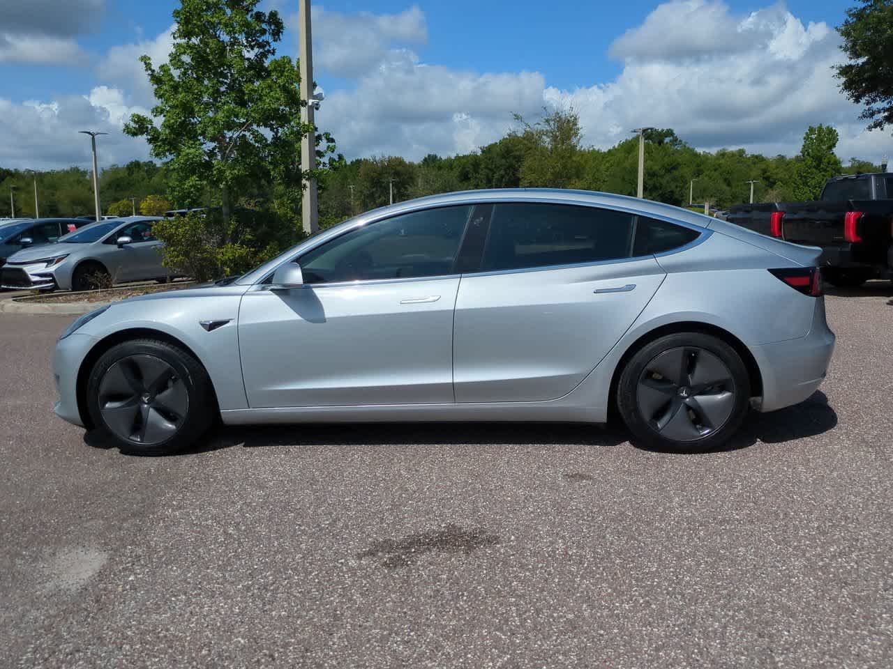 Used 2018  Tesla  image 3