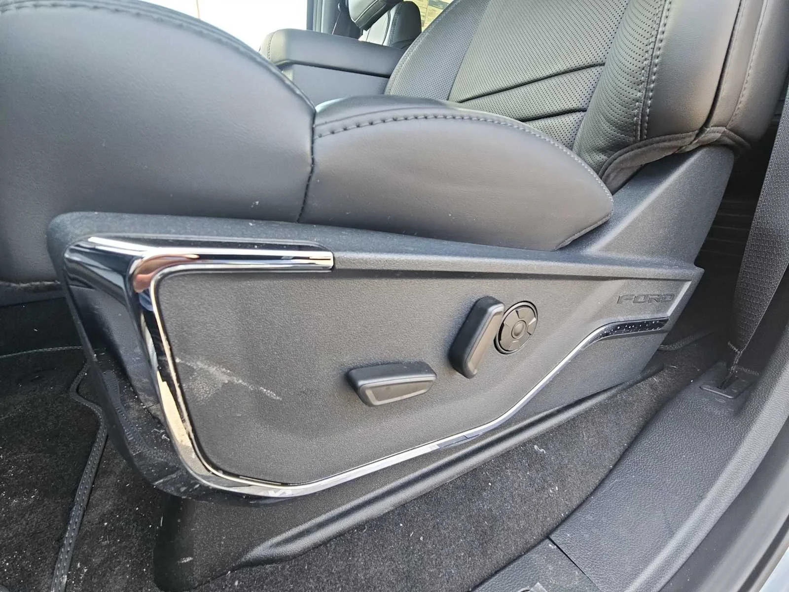New 2026 Glacier Gray Metallic Tri-Coat Ford Platinum image 13