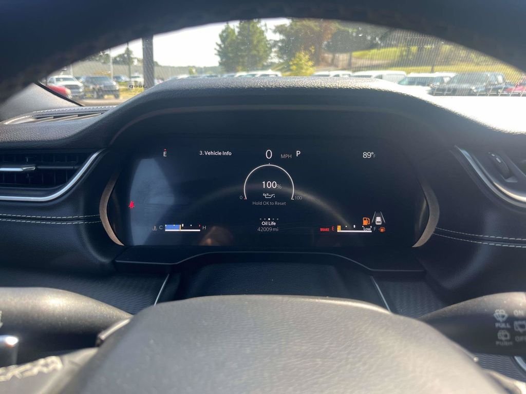 Used 2025 Black Jeep Altitude image 21