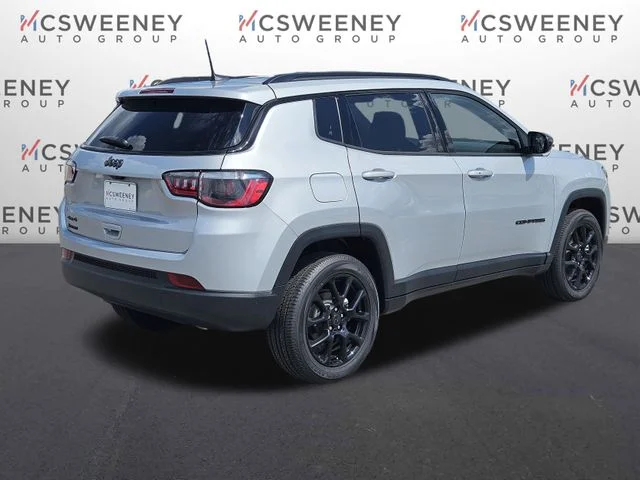 New 2026 Silver Zynith Metallic Clear-Coat Exterior Paint Jeep Latitude image 5