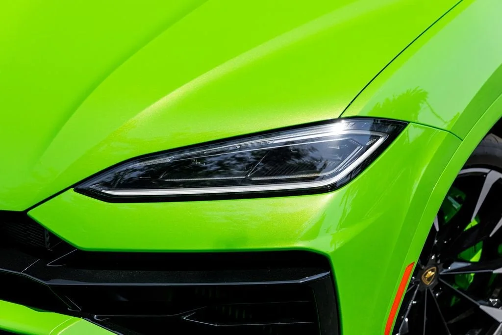 Used 2025 Green Lamborghini SE image 24