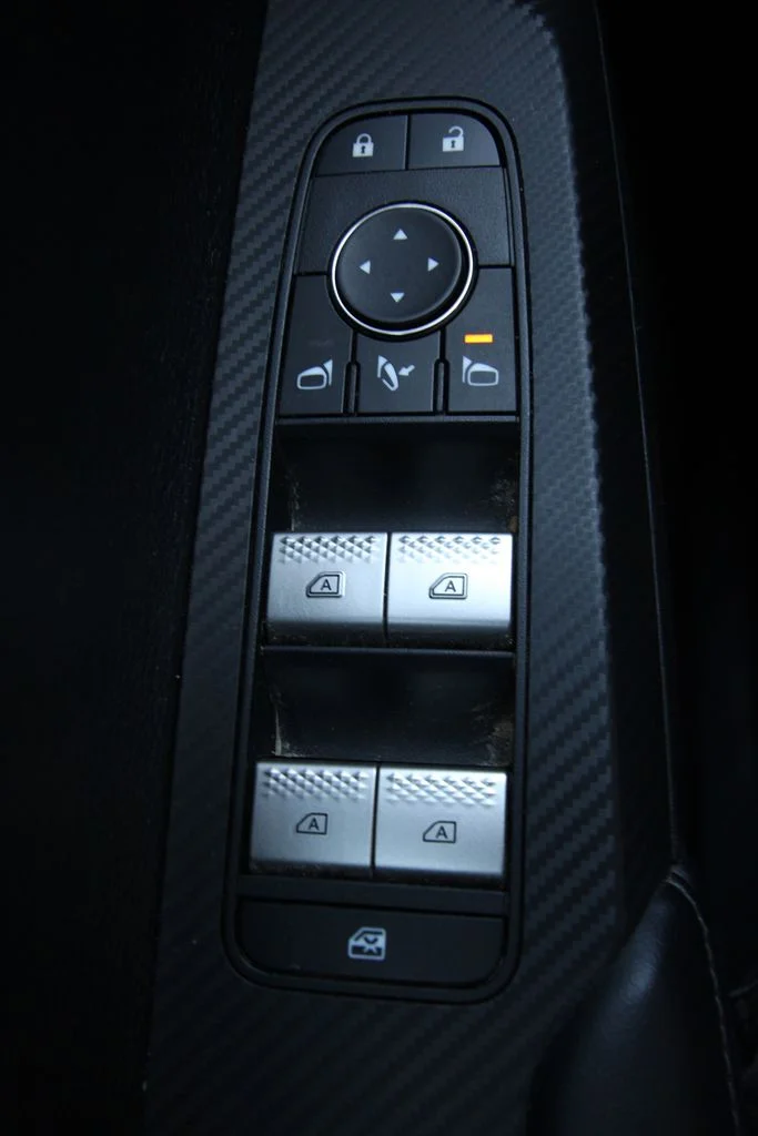 Used 2024  Mitsubishi SE image 25