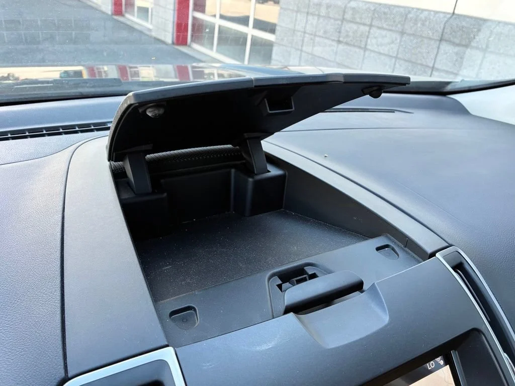 Used 2018 Shadow Black Ford SEL image 25