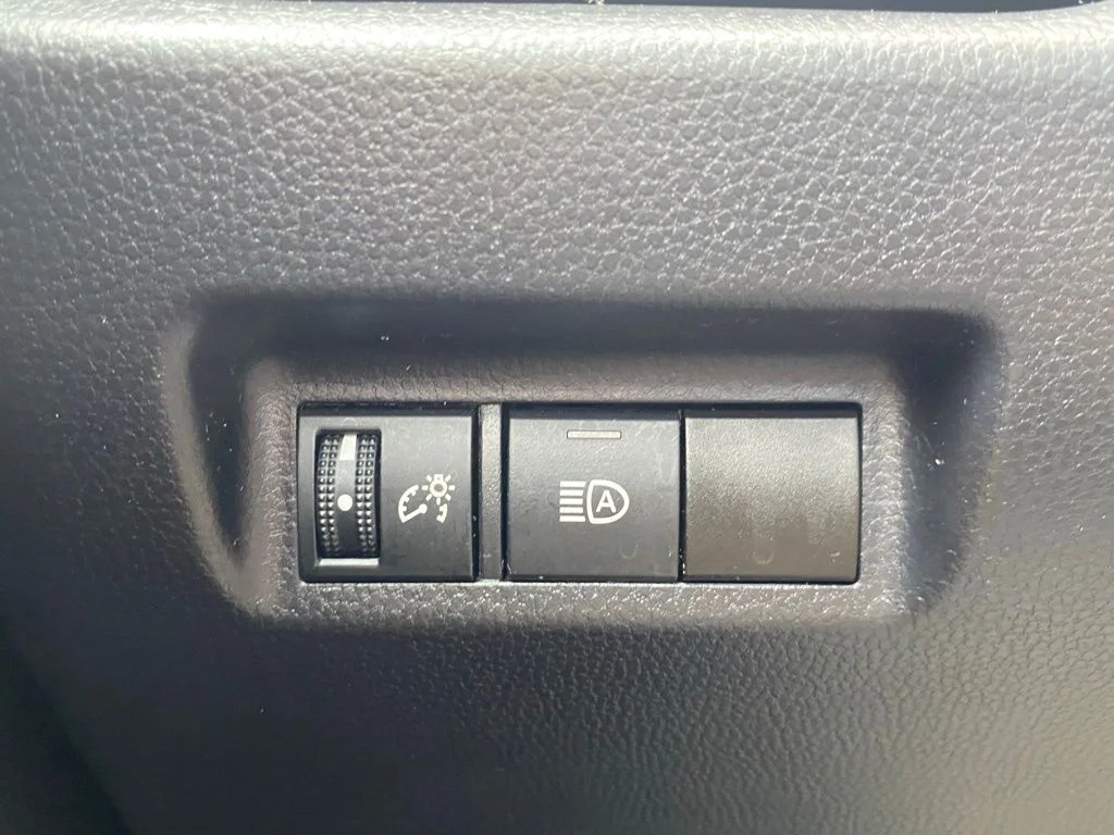 Used 2021 White Toyota XLE image 25